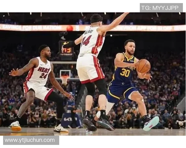 火箭客场大胜勇士，豪取四连胜！